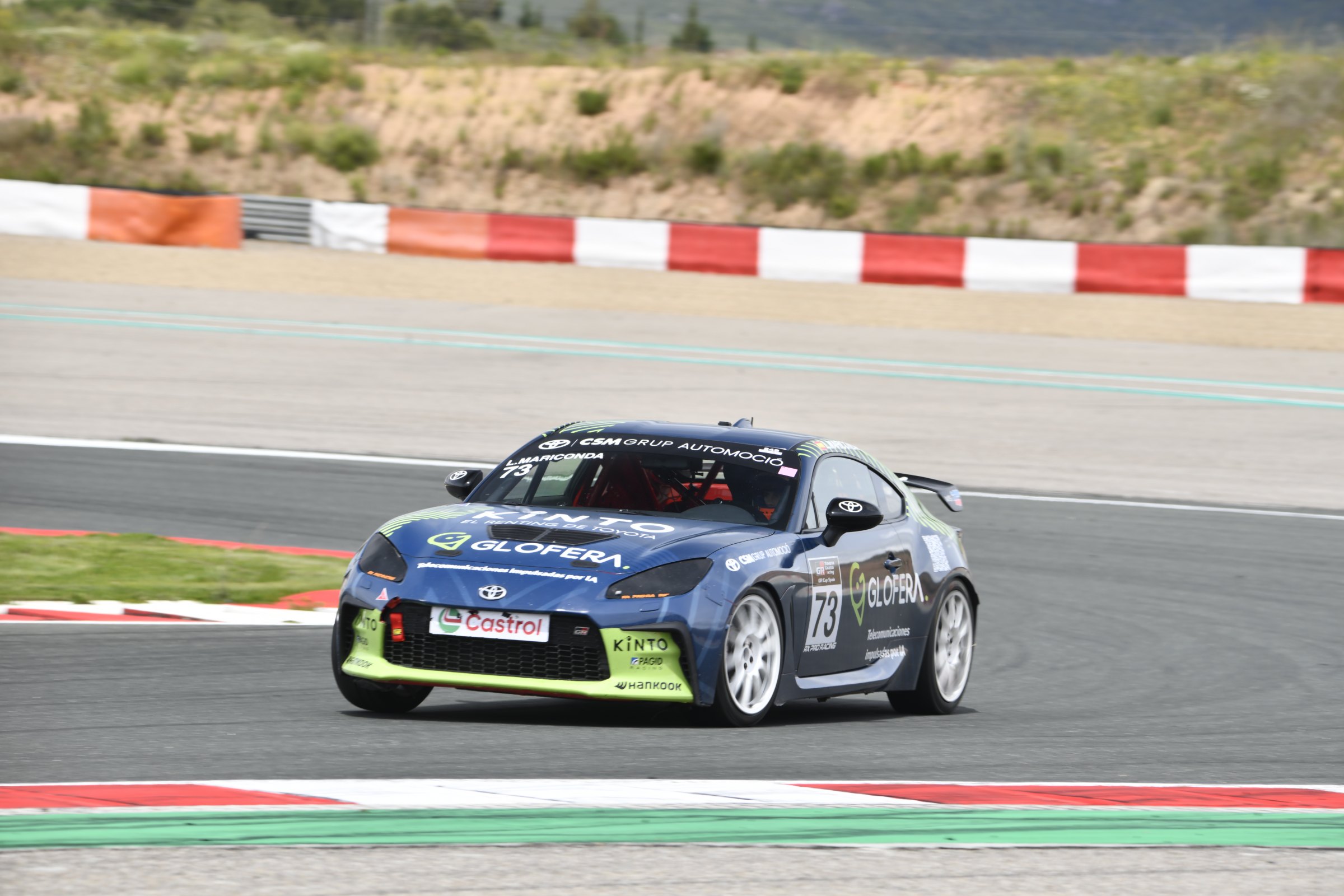 GLOFERA Toyota GR86 cornering