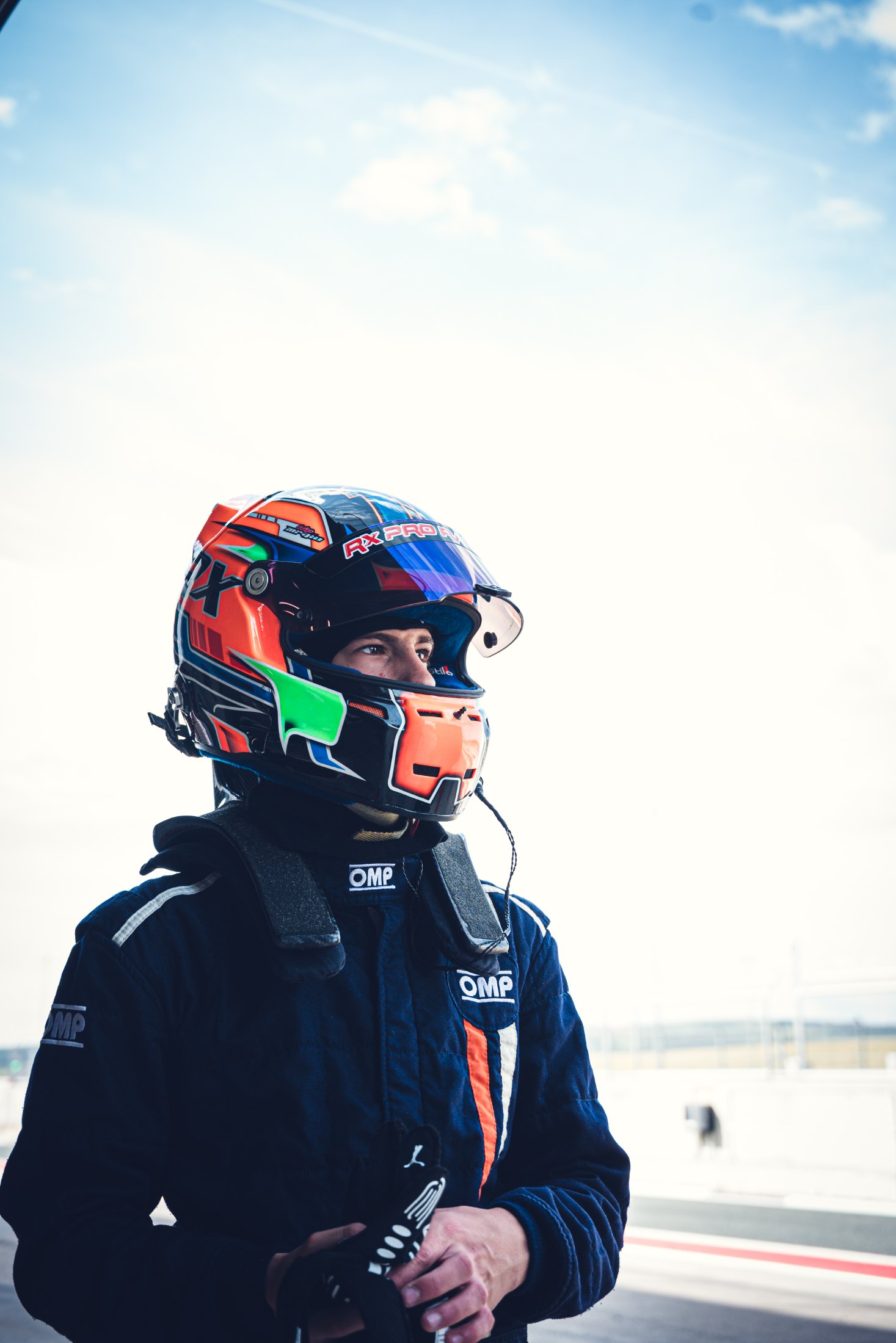 Ethan Dvir, helmet to the sky